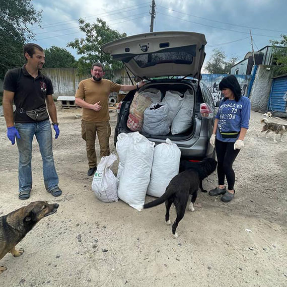 Допомога притулкам для тварин
